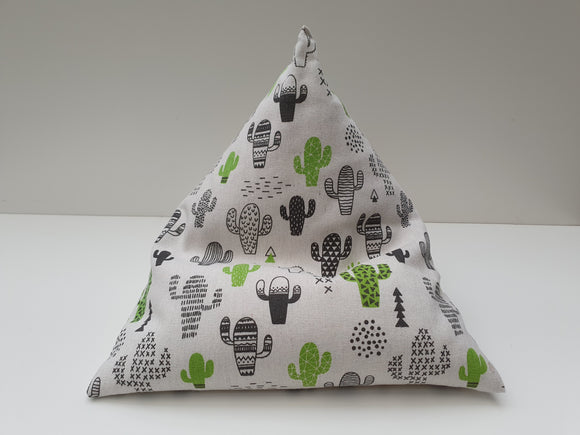 Pyramidenkissen Kaktus Buchkissen oder Tablettkissen