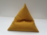 Pyramidenkissen Karo  Buchkissen oder Tablettkissen