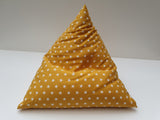 Pyramidenkissen Buchkissen oder Tablettkissen Sterne gelb
